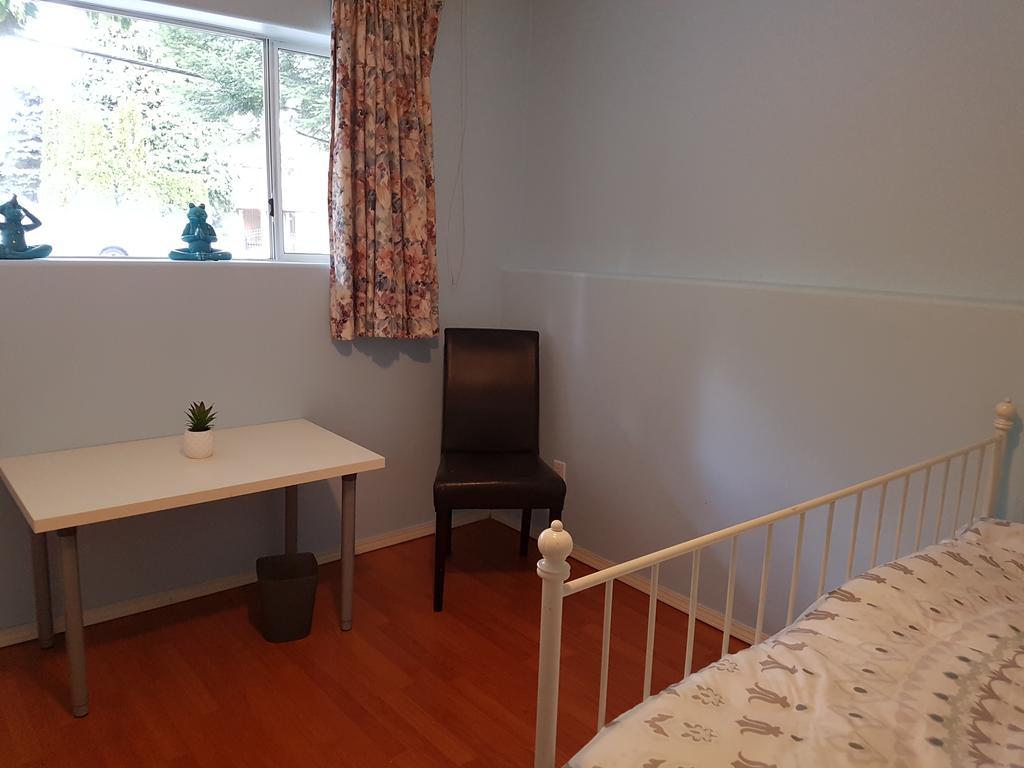 Burris Guest House เบิร์นนาบี ภายนอก รูปภาพ
