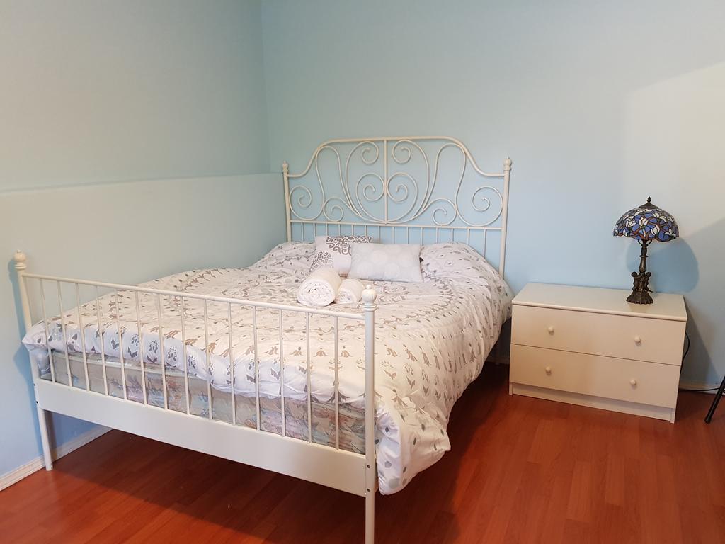 Burris Guest House เบิร์นนาบี ภายนอก รูปภาพ